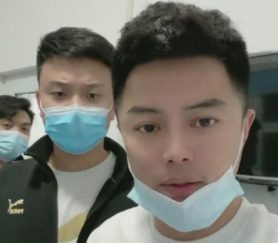 二晨坐拥3600万粉丝编情感故事售劣质产品遭官网点名批评