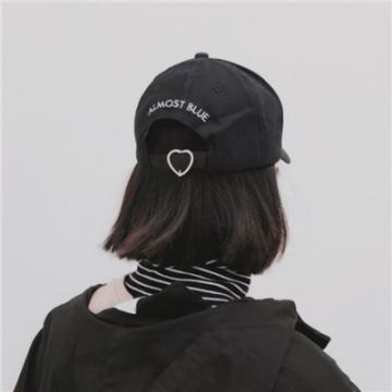 戴帽子女生头像霸气超拽最新2020 我没有在等谁也没有