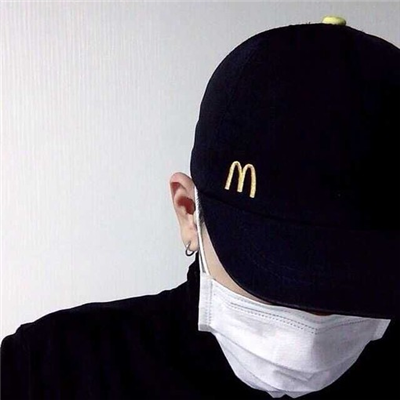 戴帽子的情侣头像