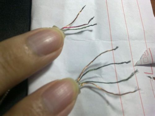 耳机如何接线(插口端红黄绿 耳机端两黄两绿)