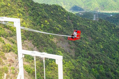 攀顶梁皇山,同你一起探险刺激乐园