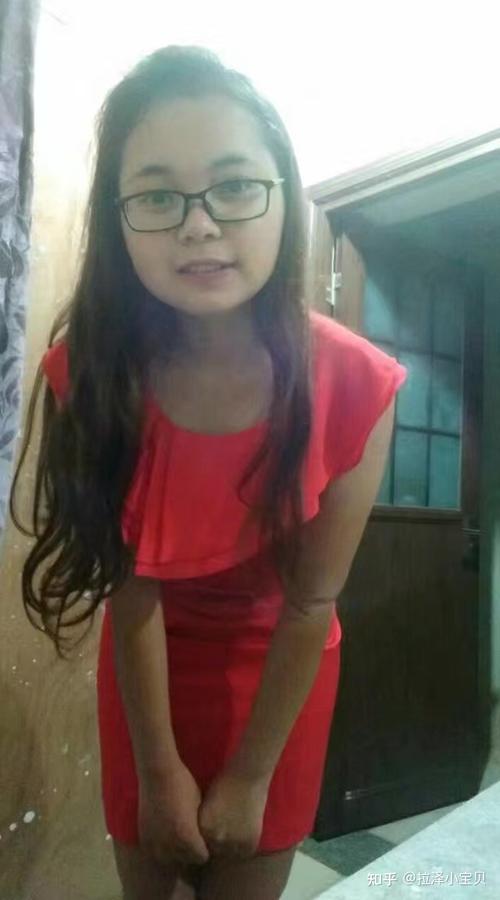 为什么网上看到的短发的女生图片都那么好看,而现实生活中见到的女生