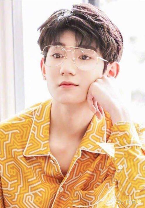 tfboys同戴眼镜:王俊凯邪魅,王源温润,易烊千玺最特别