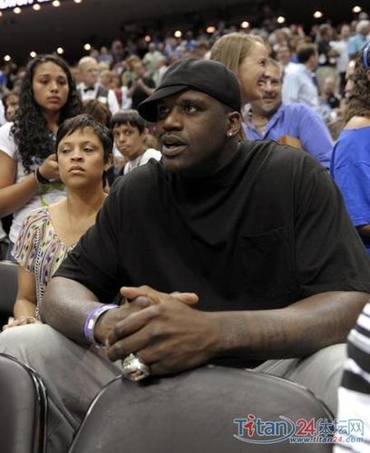 奥尼尔老东家看球也要抢厕所 鲨鱼魔兽谁更强(图)