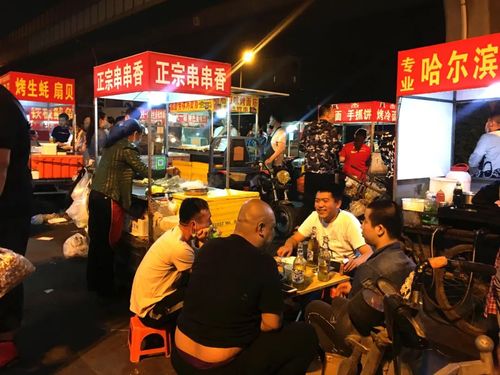 天黑才出现!辰昌路街边夜宵摊,撑了我一个晚上!