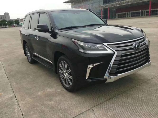 2017年 雷克萨斯lx570 5.7l 黑色棕内