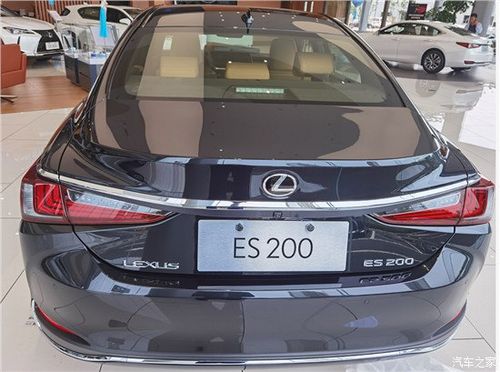 一切从简不浮夸姿态雷克萨斯es200