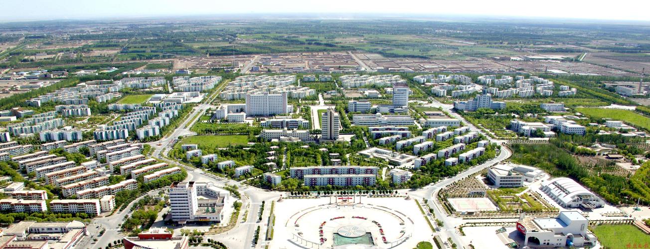 图一:哈密石油基地_jc