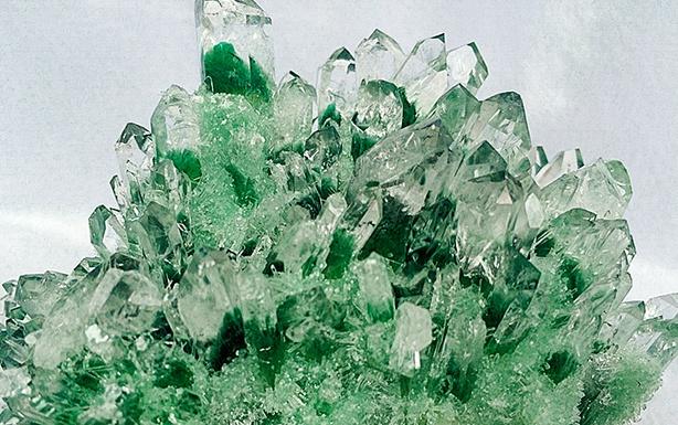 新矿绿幽灵原石矿