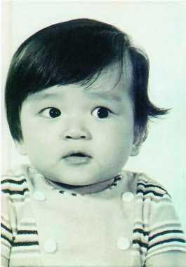 疯狂猜明星小时候这位是谁呢?急