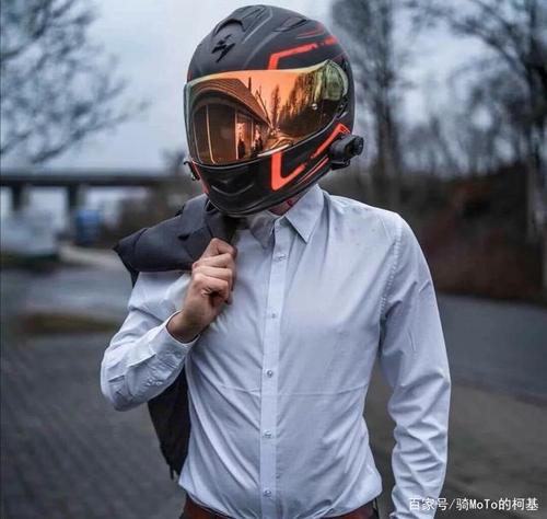西装暴徒—穿西服骑摩托是一种什么样的体验?