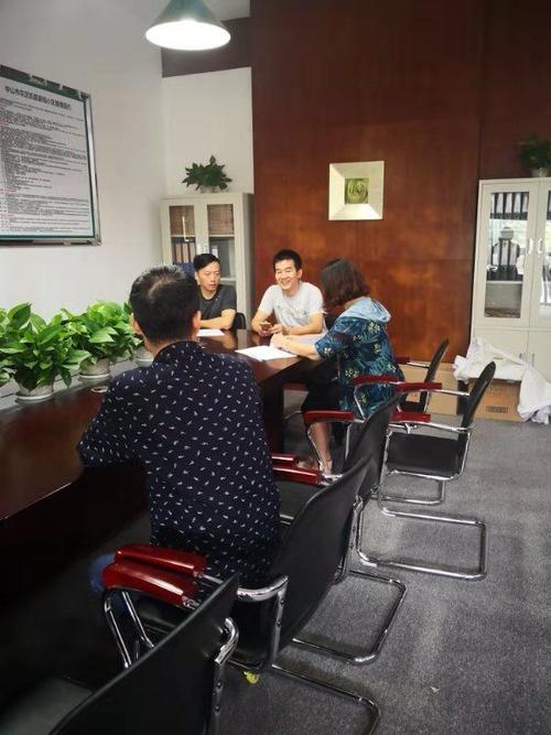 也针对业主群里业主们的任何疑惑,欢迎广大业主来业委会办公室咨询