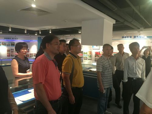 &珠海农商银行交流座谈会 写美篇 珠海农商银行参会领导:梁华军副行长