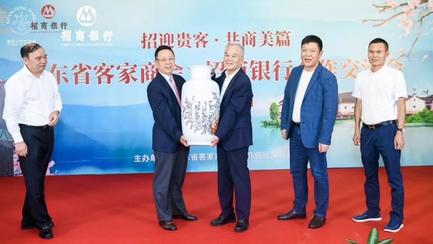 新闻中心 > 商会新闻       温智雅秘书长在主持交流会时表示,为了让