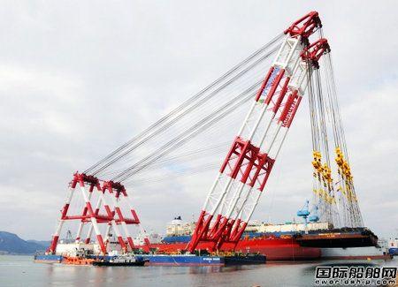 现代重工建造10000吨起重船完工