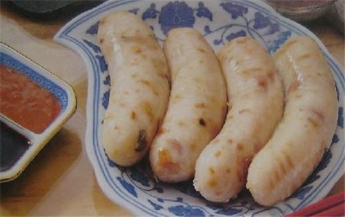 糯米肠也有两种, 一种是西南地方杀猪时灌制的糯米血肠,一种是东南