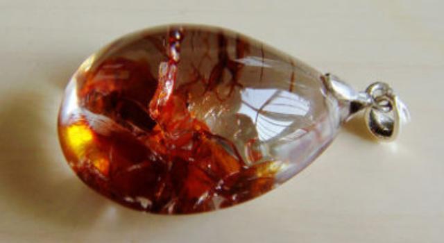 红胶花水晶的产地