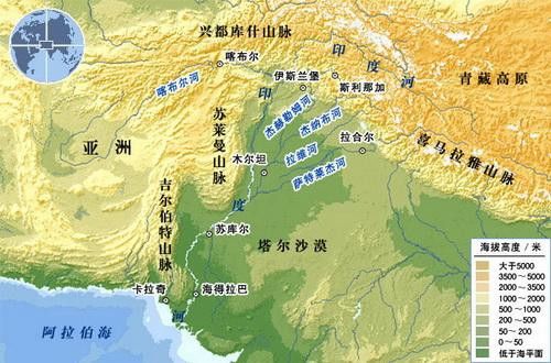 与喀喇昆仑山两山脉之间,流向西南而贯穿喜马拉雅山,右岸交会喀布尔河