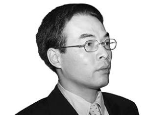 "作为覃辉的弟弟,星美集团老板覃宏接受本报记者采访时如此表示.