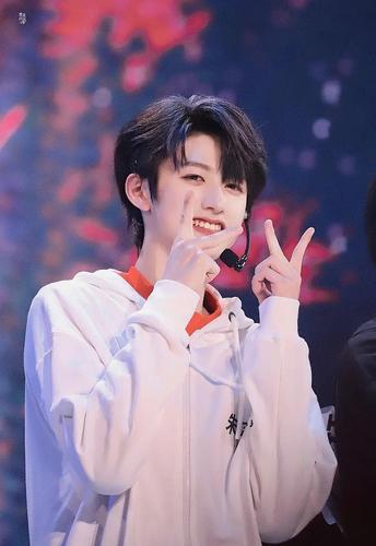 靠谱的准高中生朱志鑫