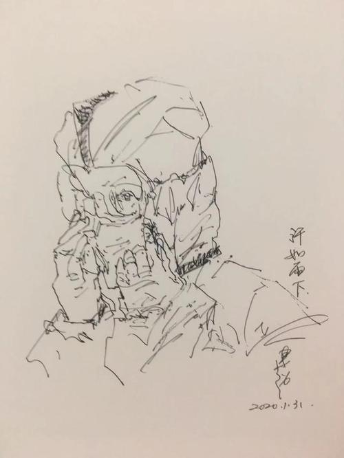 防护服下,他挥汗如雨