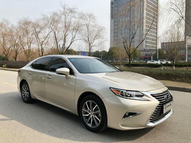 es 2017款 es300h e-cvt mark levinson 舒适版_价格31