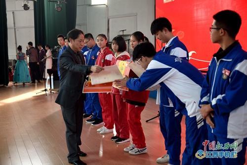 九江一中团委举办第十七届"濂溪之声"合唱比赛(图)