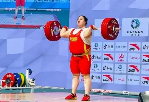 李雯雯举重身高体重