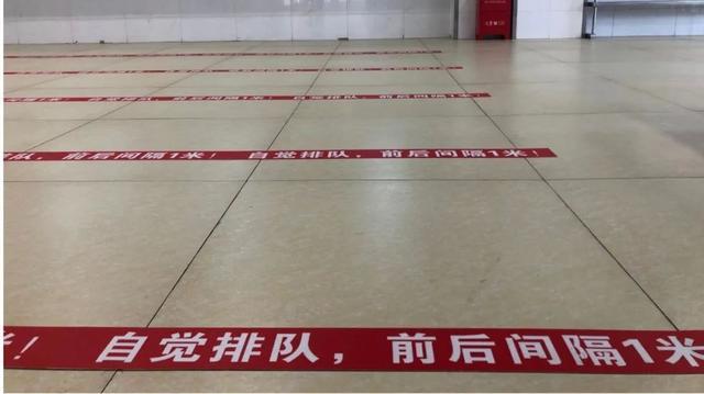 无锡市梁溪区"神兽"食堂安心礼包:一米间隔,错峰用餐,单桌同向