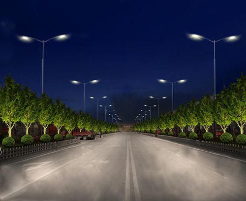 道路的亮化设计,不仅是为了美化城市,还保证了人们夜晚行车与行人的