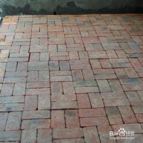 农村铺红砖地面的方法