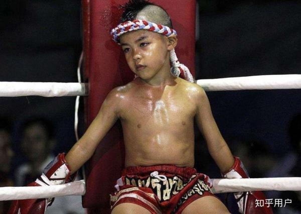这世上有一种选手叫泰拳手,他/她生来就练泰拳,一生都只能在练泰拳