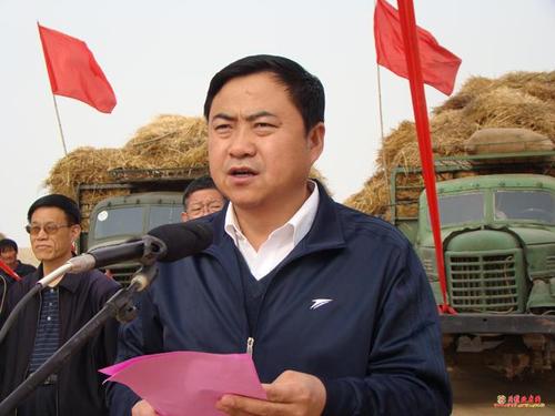 全县2011年秋季压沙启动仪式在青土湖隆重举行-民勤