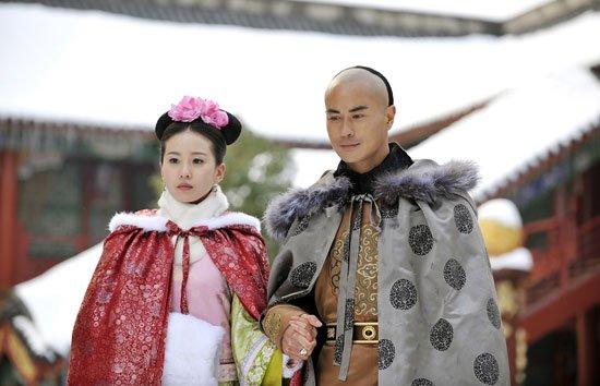 《步步惊心》这部电视剧里若曦用手接雪花的这三幅图片出现在哪一集?