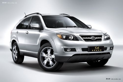 2013款比亚迪s6上市 售价8.99-13.69万元