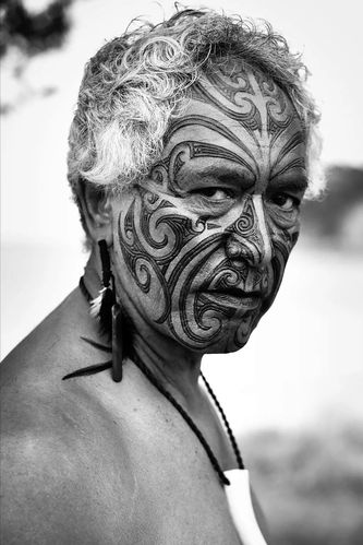 rapper 脸上的纹身,要怎样才能读懂?