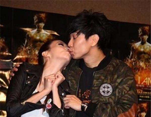 林俊杰用13年来纠缠田馥甄,只为证明一件事:炒作他是认真的