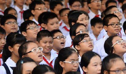 58亿,其中9.38亿是500度以上的高度近视,占总人口9.8%.