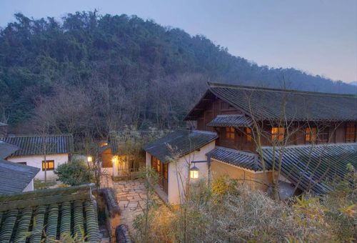 去年做精品酒店设计的时候,研究了一下杭州安缦法云.