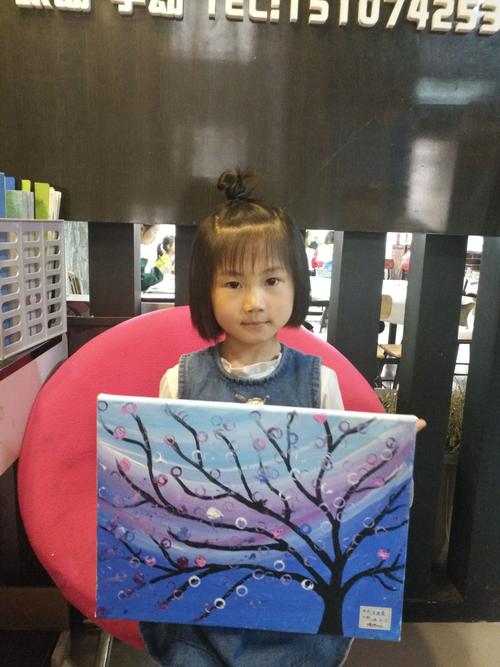 希望幼儿园大班"七彩世界"水彩画优秀作品评比