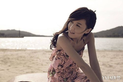 李金铭比基尼图片大放送 《医馆笑传2》表演萌翻路人