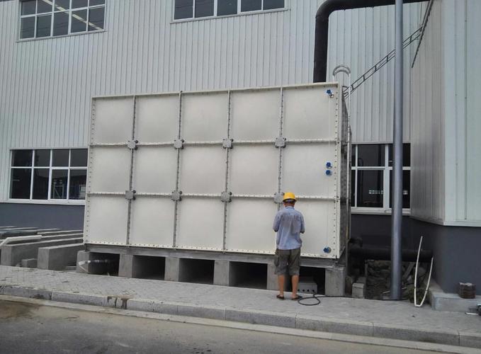 求购方形玻璃钢水箱价格品质优良