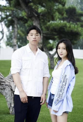 相声人也能进入时尚圈,烧饼休闲运动风德云风采,妻子