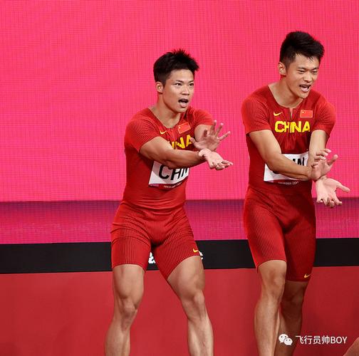 短跑运动员谢震业用腹肌开瓶盖火了!网友直呼"太硬了"