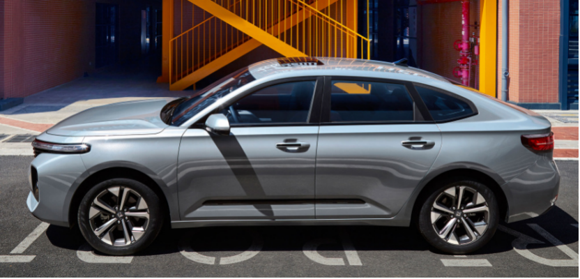 新宝骏rc-5,轴距2米7,自动驾驶 8速自动挡,比帝豪高级