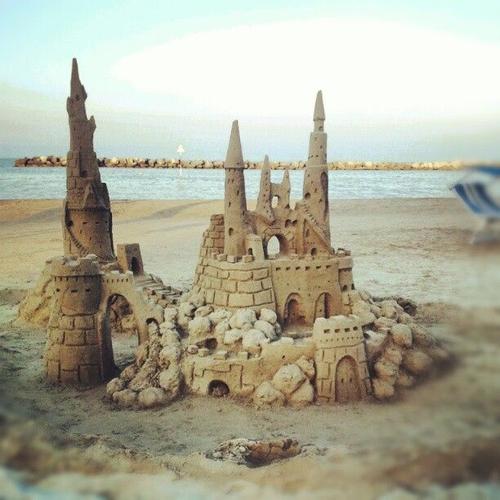 用沙子堆一个小小城堡, san mauro a mare