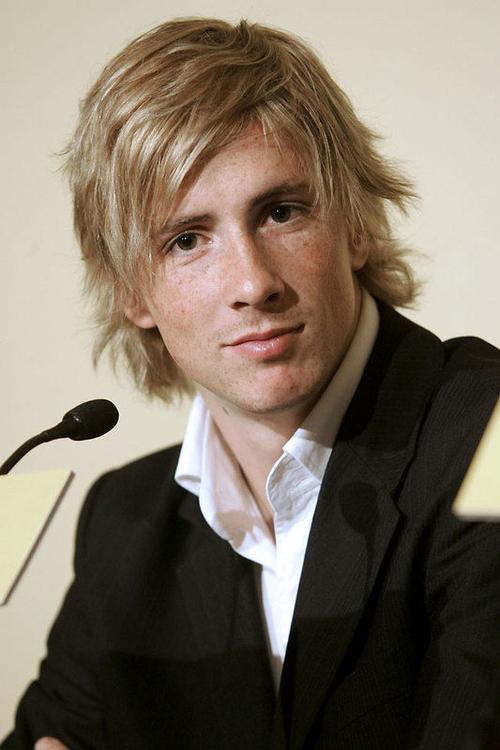 托雷斯去掉雀斑的照片谁有?