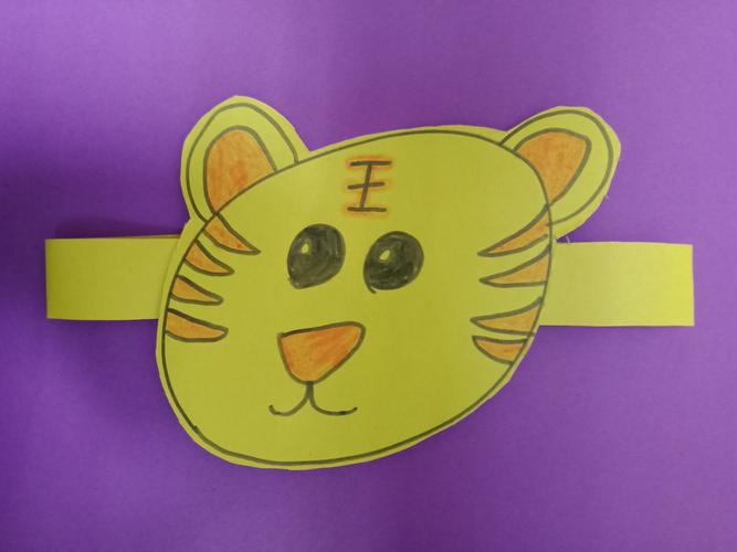 一年级美术课堂《动物头饰》手工作品展播