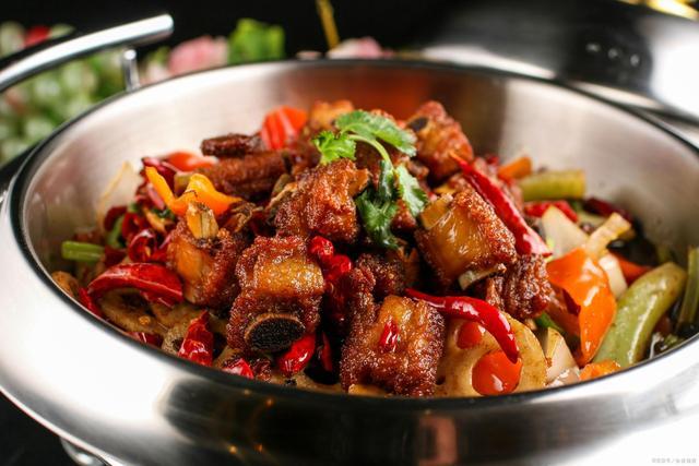 超级好吃的干锅排骨教学来啦,喜欢川菜的一定不要错过