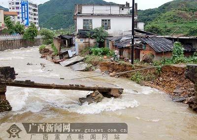 暴雨引发山洪 广西金秀10个乡镇均受灾(图)